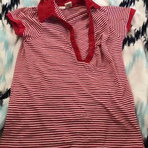 Striped red shirt with a colar